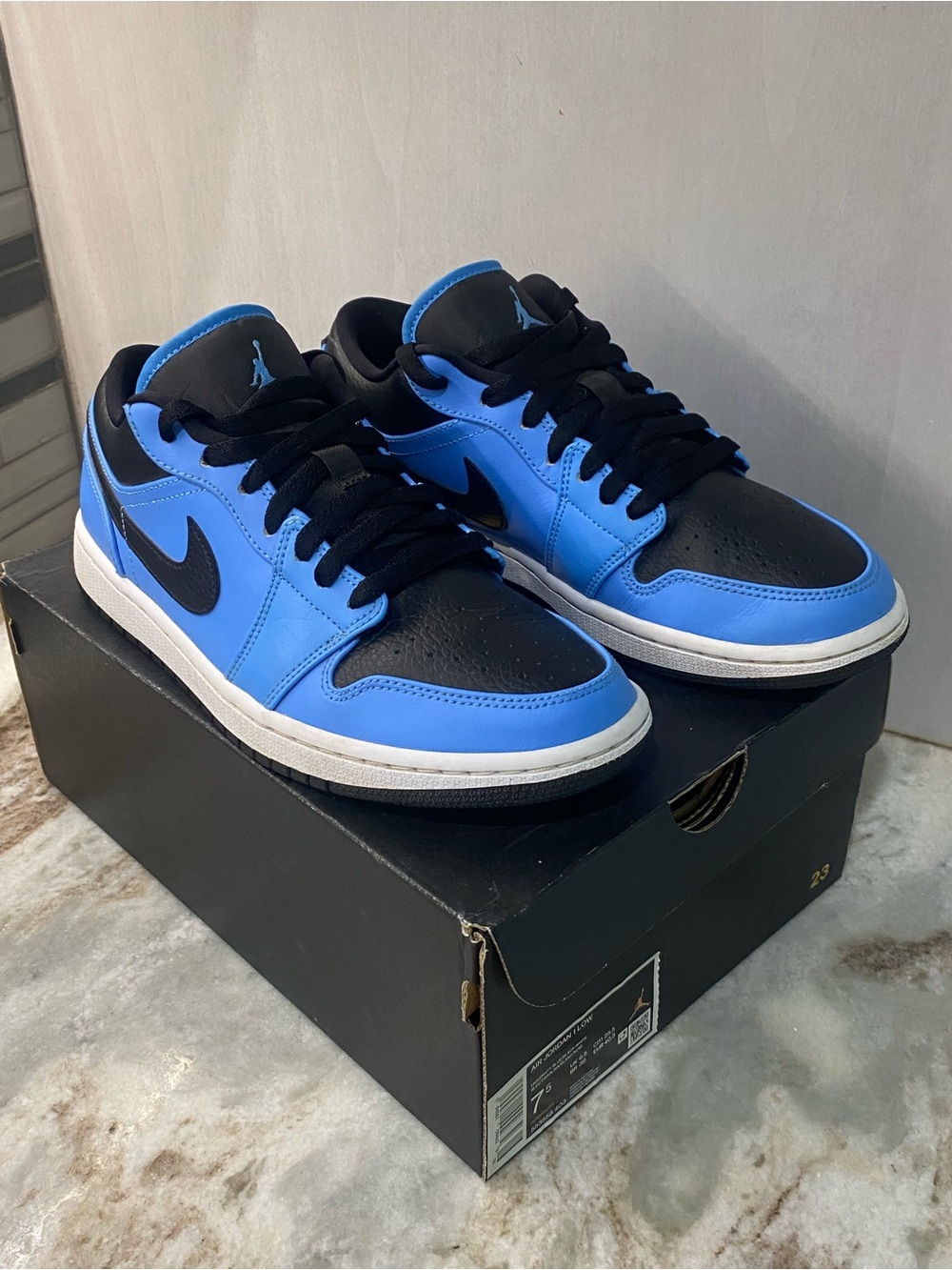 Nike Air Jordan 1 Low University Blue Black 553558-403 Men Size 7.5 UNC VNDS